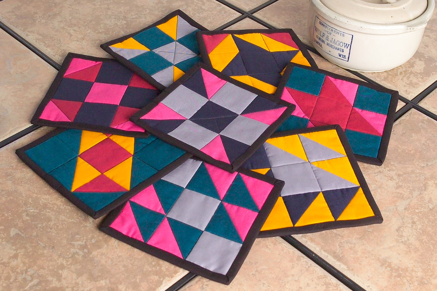 Quilt Pattern Book: Potholder Play