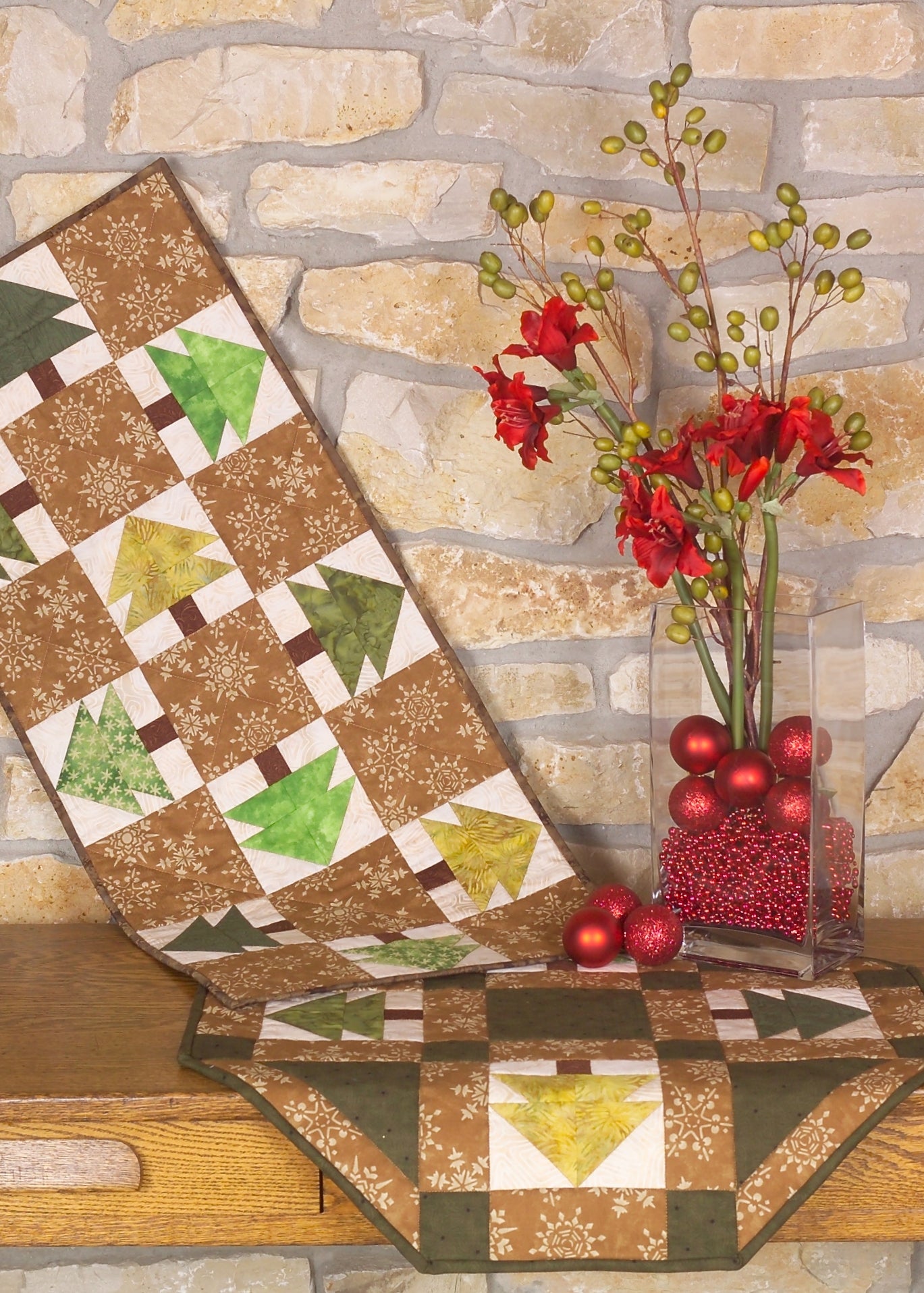 Quilt Pattern Book: Glad Yule